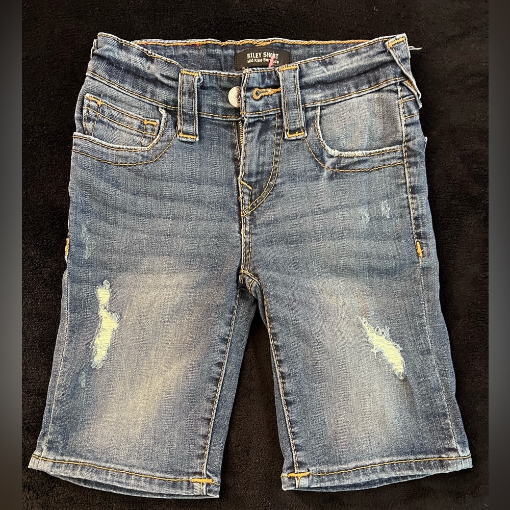 True Religion Blue Denim Kids RILEY SHORT
Mid Rise Bermuda Shorts